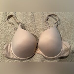 Victoria's Secret Cream T-Shirt Bra with Underwire Support- Size-36c